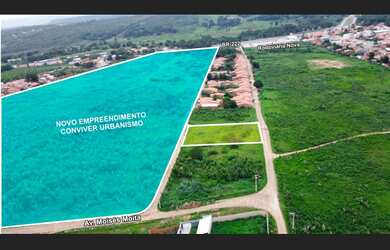 Imagem: O terreno possui 1300m² de Área, 650m² de Área Privada e