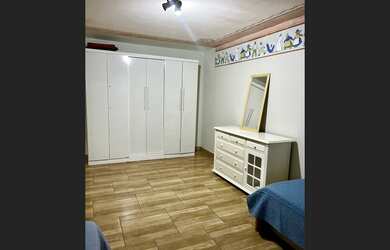 Imagem: O quarto possui 2 Dormitórios, 1 Banheiro, Acomodam 3 pessoas