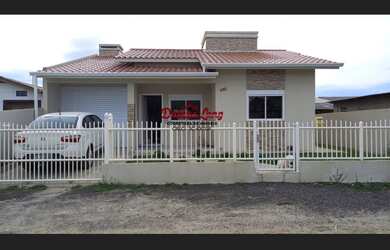 Imagem: A casa possui 2 Dormitórios, 1 Suíte, 1 Banheiro, 1 Vaga na