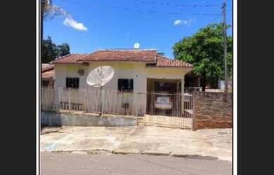 Imagem: A casa possui Imóvel de leilão e está localizado em Alto