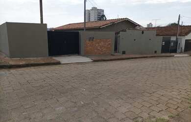 Imagem: A kitnet possui 1 Dormitório, 1 Banheiro, 2 Vagas na garagem