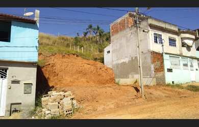 Imagem: O terreno possui 360m² de Área e está localizado em Ubá