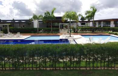 Imagem: O terreno possui 430m² de Área e está localizado em João