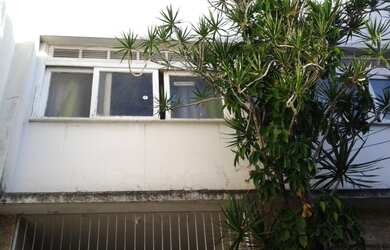 Imagem: A casa possui 3 Dormitórios, 1 Suíte, 3 Banheiros, 1 Vaga