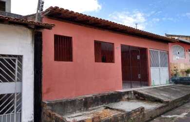 Imagem: A casa possui 3 Dormitórios, 1 Suíte, 2 Banheiros, 1 Vaga