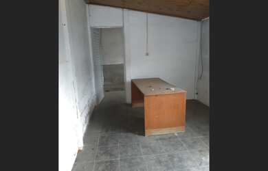 Imagem: O depósito possui 2 Banheiros, 996m² de Área e está localizado