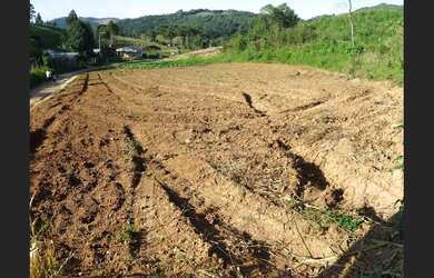 Imagem: O terreno possui Direto com o proprietário e está localizado