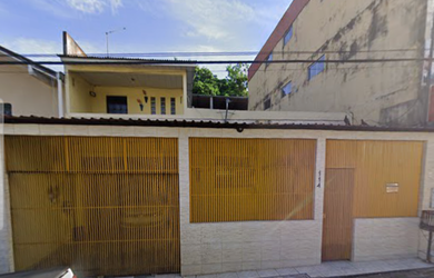 Imagem: A casa possui 3 Dormitórios, 2 Suítes, 3 Banheiros, 3 Vagas