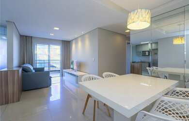 Imagem: O apartamento possui 2 Dormitórios, 1 Suíte, 1 Banheiro, 1