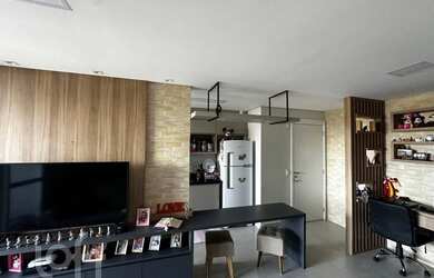 Imagem: O apartamento possui 2 Dormitórios, 1 Suíte, 2 Banheiros