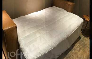 Imagem: O apartamento possui 2 Dormitórios, 1 Suíte, 2 Banheiros