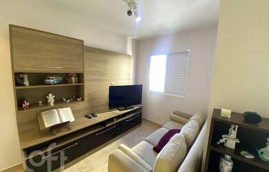 Imagem: O apartamento possui 2 Dormitórios, 1 Suíte, 2 Banheiros