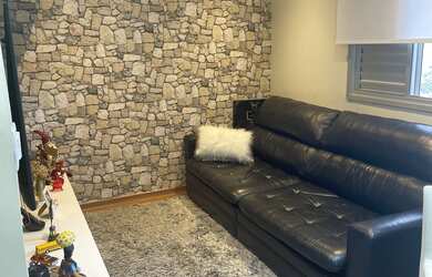 Imagem: O apartamento possui 2 Dormitórios, 1 Suíte, 2 Banheiros