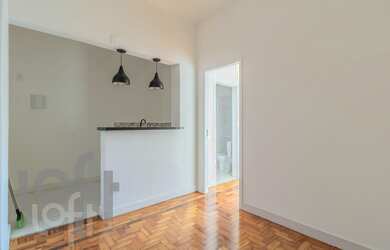 Imagem: O apartamento possui 1 Dormitório, 1 Banheiro, 37m² de Área