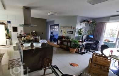 Imagem: O apartamento possui 3 Dormitórios, 2 Suítes, 3 Banheiros