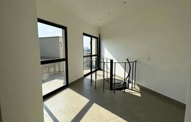 Imagem: O apartamento possui 4 Dormitórios, 1 Suíte, 3 Banheiros