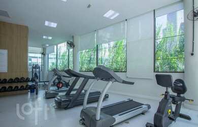 Imagem: O apartamento possui 1 Dormitório, 1 Suíte, 2 Banheiros, 1