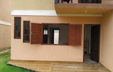 Imagem: A casa possui 2 Dormitórios, 2 Banheiros, 1 Vaga na garagem