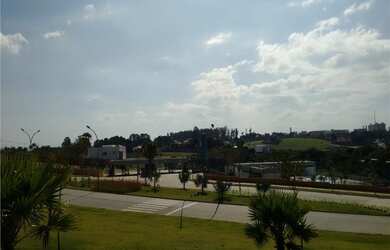 Imagem: O terreno à venda possui 508m² de Área e está localizado