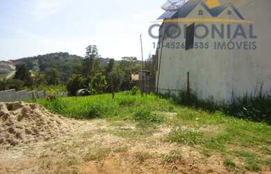 Imagem: O terreno possui 750m² de Área Privada e está localizado