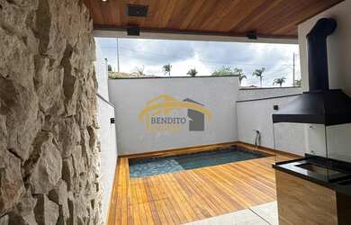 Imagem: A casa à venda possui 3 Dormitórios, 1 Suíte, 3 Banheiros