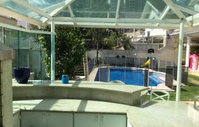 Imagem: A casa possui 5 Dormitórios, 5 Suítes, 7 Banheiros, 840m²