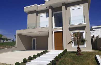 Imagem: A casa possui 4 Dormitórios, 4 Suítes, 6 Banheiros, 441m²