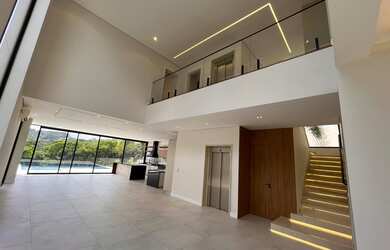 Imagem 12: Residência unifamiliar, 3 dormitórios, 3 suíte, 6 vagas na garagem