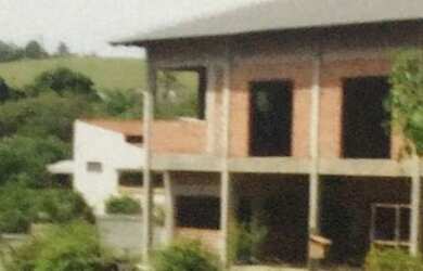 Imagem 2: Casa com Potencial Incrível em Terreno de 8.900m² - Área Construída...