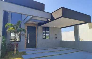 Imagem: A casa possui 3 Dormitórios, 1 Suíte, 1 Banheiro, 2 Vagas