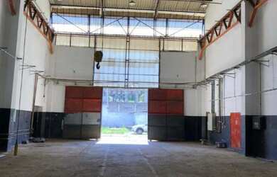 Imagem: O depósito possui 4 Banheiros, 5.000m² de Área e está localizado