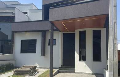 Imagem: A casa possui 3 Dormitórios, 1 Suíte, 3 Banheiros, 2 Vagas