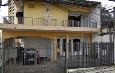 Imagem: A loja possui 5 Dormitórios, 2 Suítes, 4 Banheiros, 4 Vagas