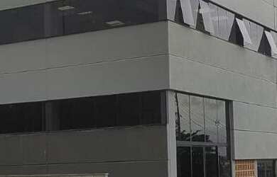 Imagem: O depósito possui 4 Banheiros, 954m² de Área e está localizado