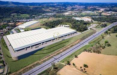 Imagem: O depósito possui 8.988m² de Área, Imóvel novo e está