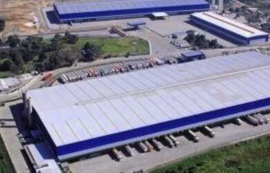 Imagem: O depósito possui 2 Vagas na garagem e 813m² de Área e está