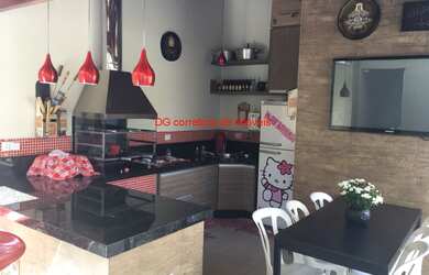 Imagem: A casa em condomínio possui 3 Dormitórios, 2 Suítes, 3 Banheiros