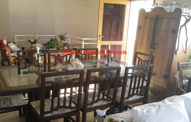 Imagem: A casa em condomínio possui 3 Dormitórios, 1 Suíte, 4 Banheiros