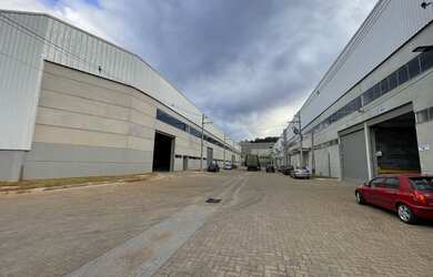 Imagem: O depósito possui 1 Banheiro, 800m² de Área e está localizado