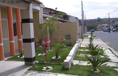 Imagem: A casa em condomínio possui 3 Dormitórios, 1 Suíte, 3 Banheiros