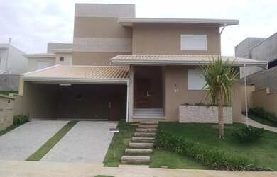 Imagem: A casa em condomínio possui 3 Dormitórios, 2 Suítes, 4 Banheiros