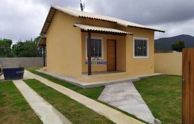 Imagem: A casa possui 2 Dormitórios, 1 Suíte, 1 Banheiro, 1 Vaga na