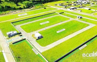 Imagem: O terreno possui 200m² de Área e Imóvel novo e está localizado