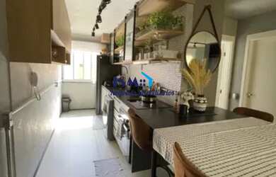 Imagem: O apartamento possui 2 Dormitórios, 1 Banheiro, 1 Vaga na garagem