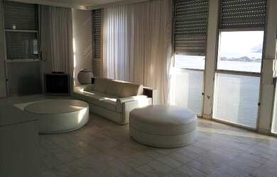 Imagem: O apartamento possui 4 Dormitórios, 2 Suítes, 4 Banheiros