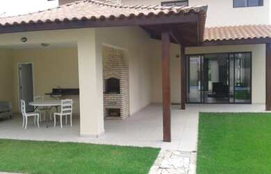 Imagem: A casa possui 3 Dormitórios, 1 Suíte, 2 Banheiros, 2 Vagas