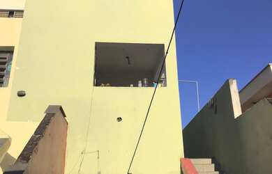 Imagem: A casa à venda possui 2 Dormitórios, 1 Banheiro e 1 Vaga na