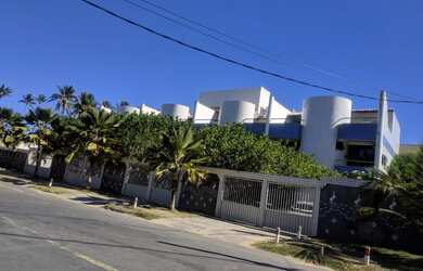 Imagem: A casa em condomínio possui 3 Dormitórios, 3 Suítes, 4 Banheiros