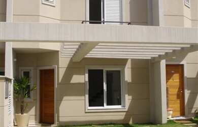 Imagem: A casa em condomínio possui 3 Dormitórios, 1 Suíte, 2 Banheiros