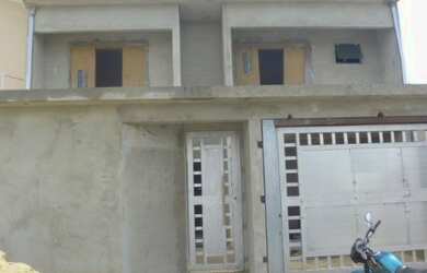 Imagem: A casa possui 4 Dormitórios, 1 Suíte, 3 Banheiros, 4 Vagas